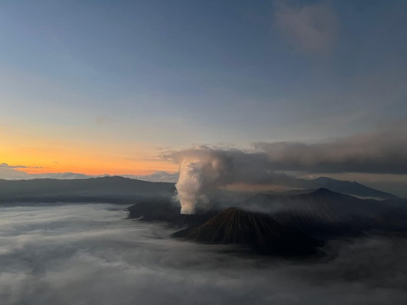 Bali to East Java Tour 4D: Ijen Blue Fire, Tumpak Sewu Waterfall & Bromo Sunrise – End in Surabaya/Malang Bali to East Java Tour 4 Days – Ijen Blue Fire, Bromo Sunrise and Tumpak Sewu Explore East Java in 4 days from Bali visiting Ijen Blue Fire, Tumpak Sewu Waterfall and Bromo Sunrise. Private tour with hotel, transport and guide. Bromoijencratertour.com