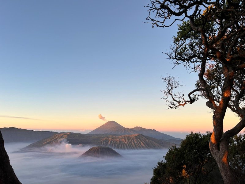 Holiday travel to Borobudur, Prambanan, and take train for Bromo Ijen Tour - Bali 3D Holiday travel to Borobudur, Prambanan, and take train for Bromo Ijen Tour - Bali 3D Yogyakarta travel package to Borobudur and Prambanan temple tours, and take a train to Probolinggo train station for Bromo tour, Ijen crater tour to Bali 3 days Bromoijencratertour.com