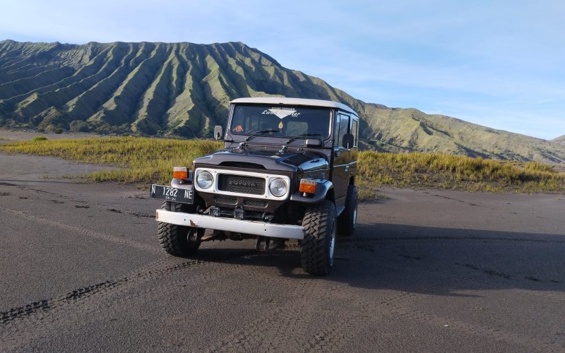 Bromo Ijen tour package Indonesia Bromo Ijen crater trour package - Indonesia I by Bromo Ijen crater tour Bromoijencratertour.com