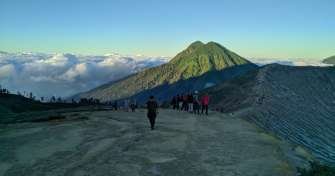 Cheap travel price from Bali at night to Ijen crater and Bromo tour,- then take a train to Yogya 3D Cheap travel price from Bali at night to Ijen crater and Bromo tour,- then to Yogya 3D Cheap trip price from Bali at night to Ijen crater and Bromo tour,- to see blue fire tours Ijen crater, do Bromo sunrise tours and take a train to Yogyakarta 3D Bromoijencratertour.com