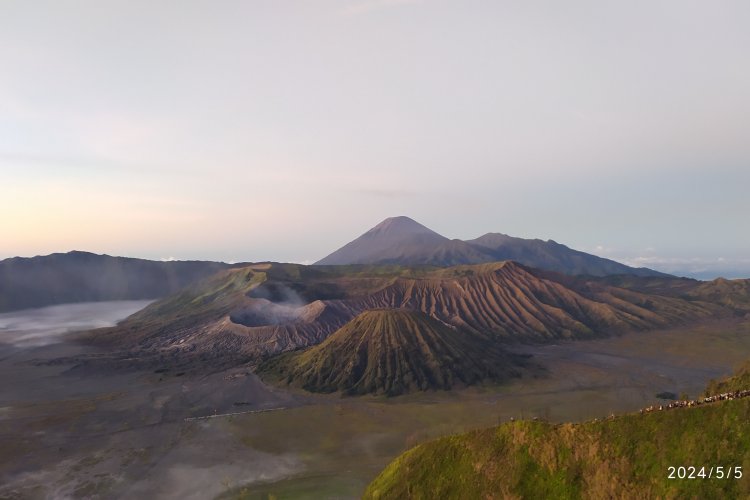 Bromo Ijen crater tour from Pangkalan Bun - end in Bali (Cheap Package Price 3D2N)  Cheap price of Bromo Ijen crater tour package from Pangkalan Bun, - and go to Bali 3D Cheap price of Bromo, Ijen crater tour package from Pangkalan Bun, Central Borneo for sunrise Bromo tour, blue fire tours of Ijen crater, - and go to Bali 3D Bromoijencratertour.com