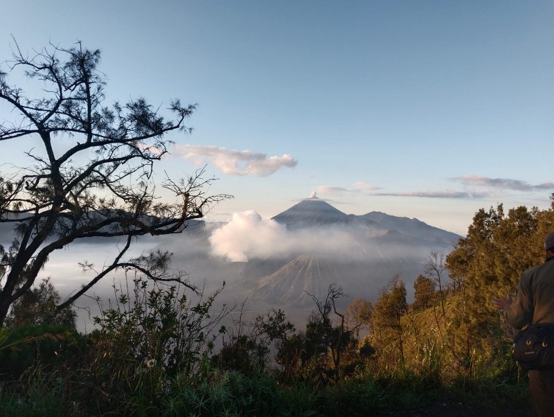 Night trip for Bromo sunrise & Ijen tours - Banyuwangi 3D Night trip from Malang or Surabaya for Bromo sunrise tours, Ijen tours with blue fire Ijen tour to B East Java tour package with cheap price for night trip either from Malang or Surabaya for Bromo sunrise tours, Ijen tours with blue fire Ijen tour to Banyuwangi Bromoijencratertour.com