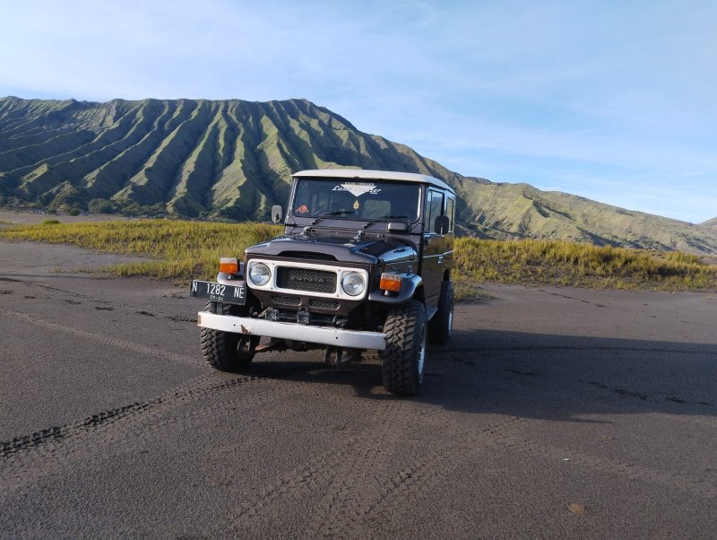 Do sunrise Bromo tour package from Malang/ Surabaya 1D - return I Bromo Ijen crater . com Do sunrise Bromo tour package from Malang/ Surabaya 1D - return Do sunrise Bromo tour package from Malang/ Surabaya - return, within 1 night - 1 day holiday trip package in East Java - Indonesia Bromoijencratertour.com
