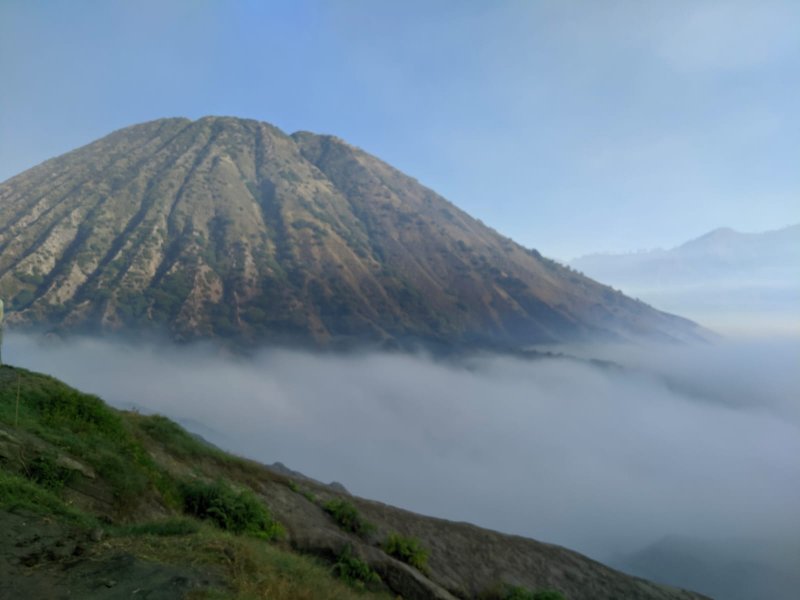 Tours Bromo to Borobudur sunrise & Prambanan 3D Tour from Malang/ Surabaya to Bromo tours and Borobudur - Prambanan temple tours 3D Java tour package from Malang or Surabaya to do Bromo tours,- Borobudur and Prambanan temple tours for 3 days - 2 nights overland travel package  Bromoijencratertour.com