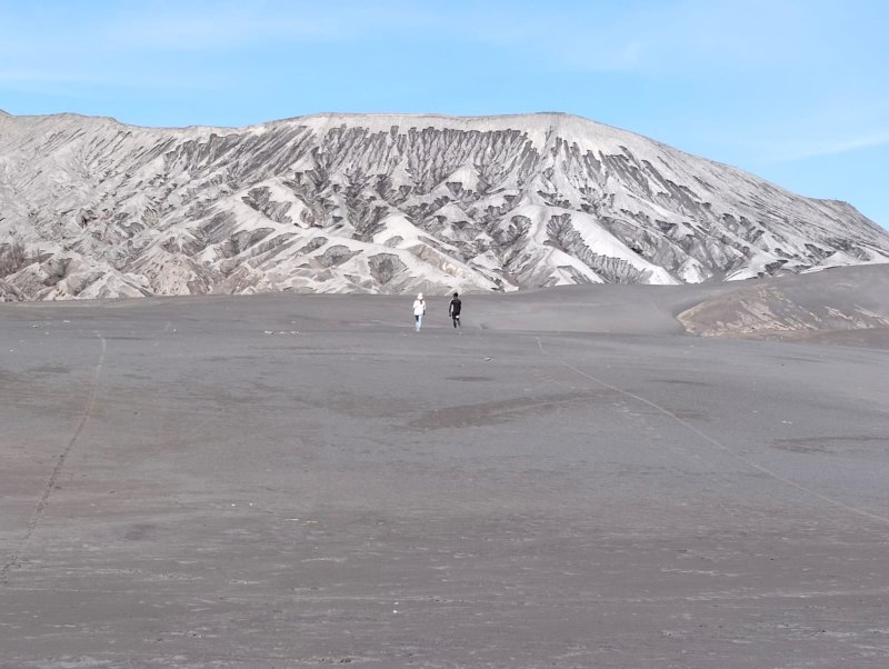 Yogya to Mt Bromo via Tumpak Sewu waterfall tours, and to Bali 2D Yogya to Mt Bromo via Tumpak Sewu waterfall tours, and to Bali 2D Yogkarta to Malang with a train and to Mt Bromo tours via Tumpak Sewu waterfall,- then drop off you to Bali for 2 nights 2 days trip package in Java Island Bromoijencratertour.com
