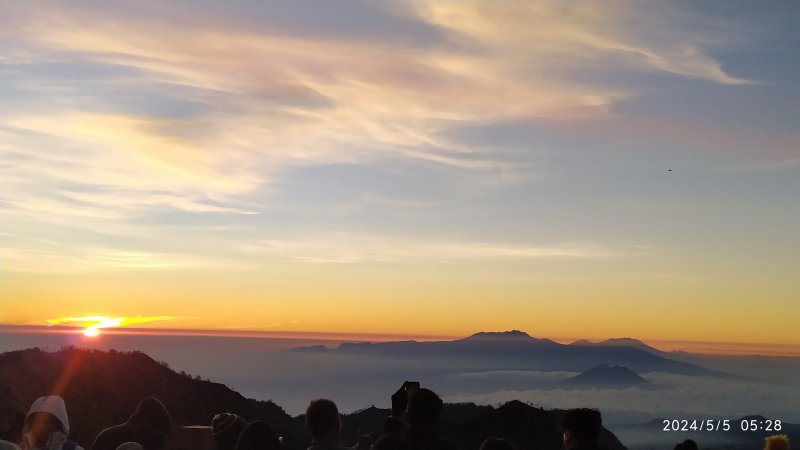 Yogya to Surabaya by a train and drive to Bromo, then to Bali 2D Yogya to Surabaya by a train and drive to Bromo for Bromo tour, then to Bali within 2 days trip Morning trip from Yogyakarta to Malang or Surabaya with a train, and continues to Mount Bromo tours,- then escort you to Bali for 2 days 1 night vacation travel Bromoijencratertour.com