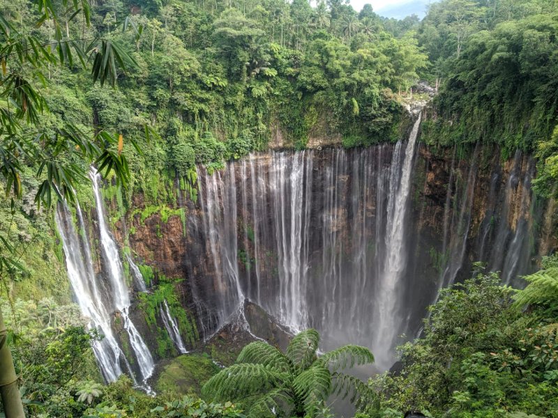 Tumpak Sewu and Bromo Ijen crater tour with morning train from Yogya,- and end in Bali 4D Yogyakarta to Tumpak Sewu tours, Bromo Ijen crater tour package and to Bali 4D 4 days from Yogyakarta to Malang with executive train for Tumpak Sewu tours, Bromo sunrise tours, Ijen crater trekking with the Ijen blue fire tours and to Bali Bromoijencratertour.com