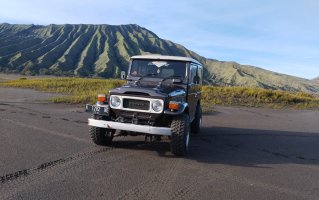 Bromo Ijen tour package Indonesia Bromo Ijen crater trour package - Indonesia I by Bromo Ijen crater tour Bromoijencratertour.com